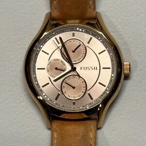 Fossil Gold and Tan Women's Watch needs battery